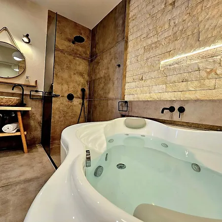 Golden Center מלון דירות