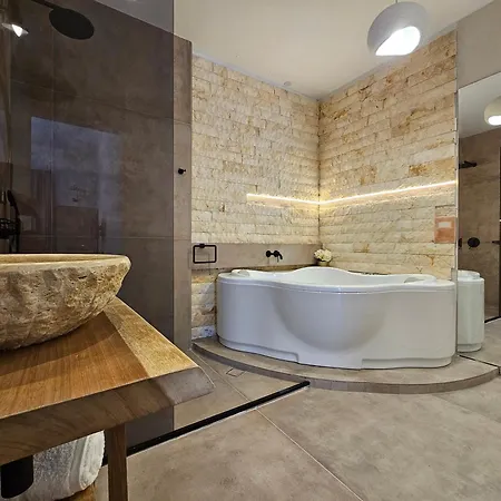 Golden Center עיר רודוס