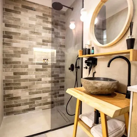 Golden Center עיר רודוס