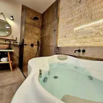 Golden Center Aparthotel
