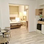Golden Center Aparthotel