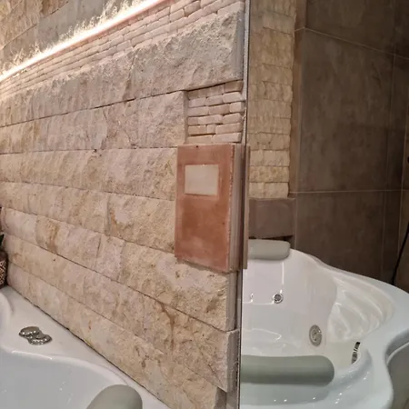 Golden Center 4*