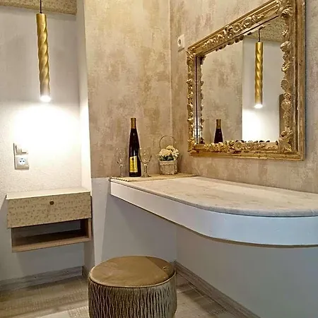 Golden Center Aparthotel