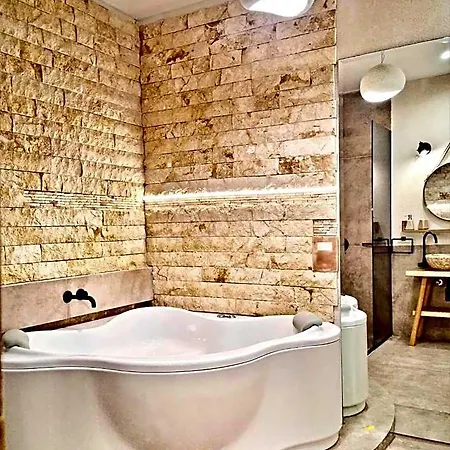 Golden Center Aparthotel