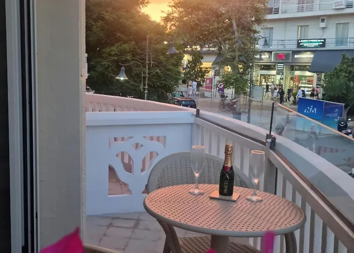 Golden Center Aparthotel