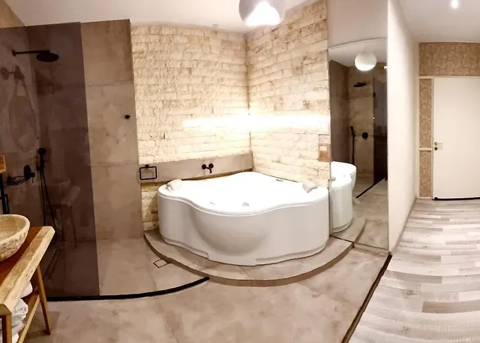 Golden Center شقة فندقية 4*