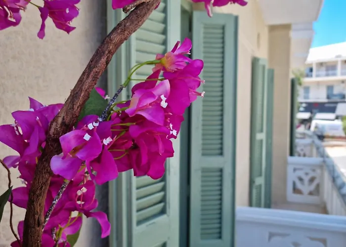 Golden Center Rhodes City