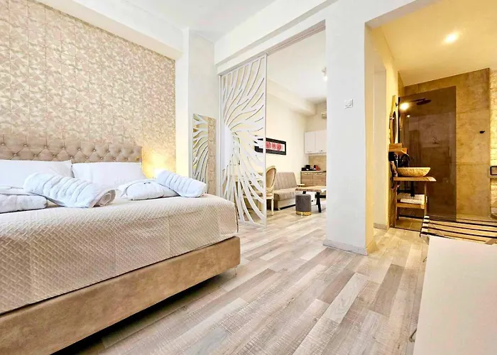 Aparthotel Golden Center 4*